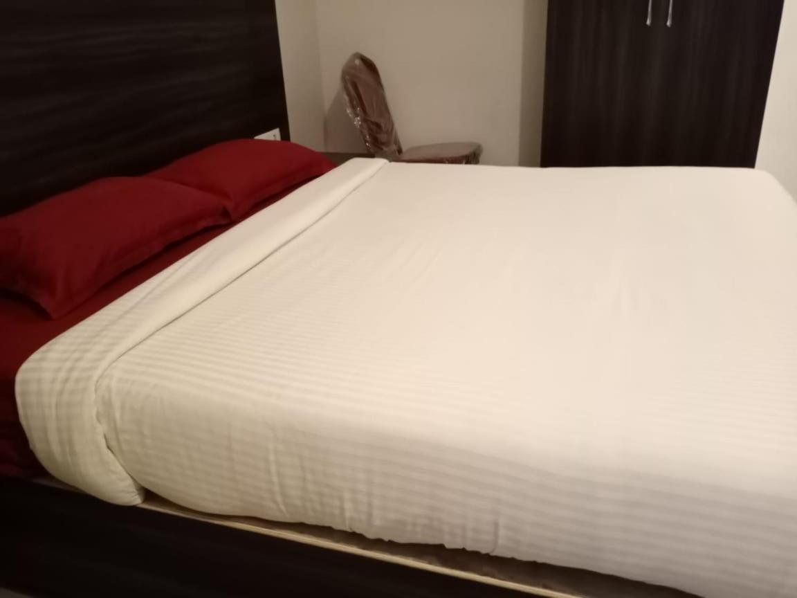 Aarya Mansion Vaccinated Staff Hotel Hassan Bagian luar foto