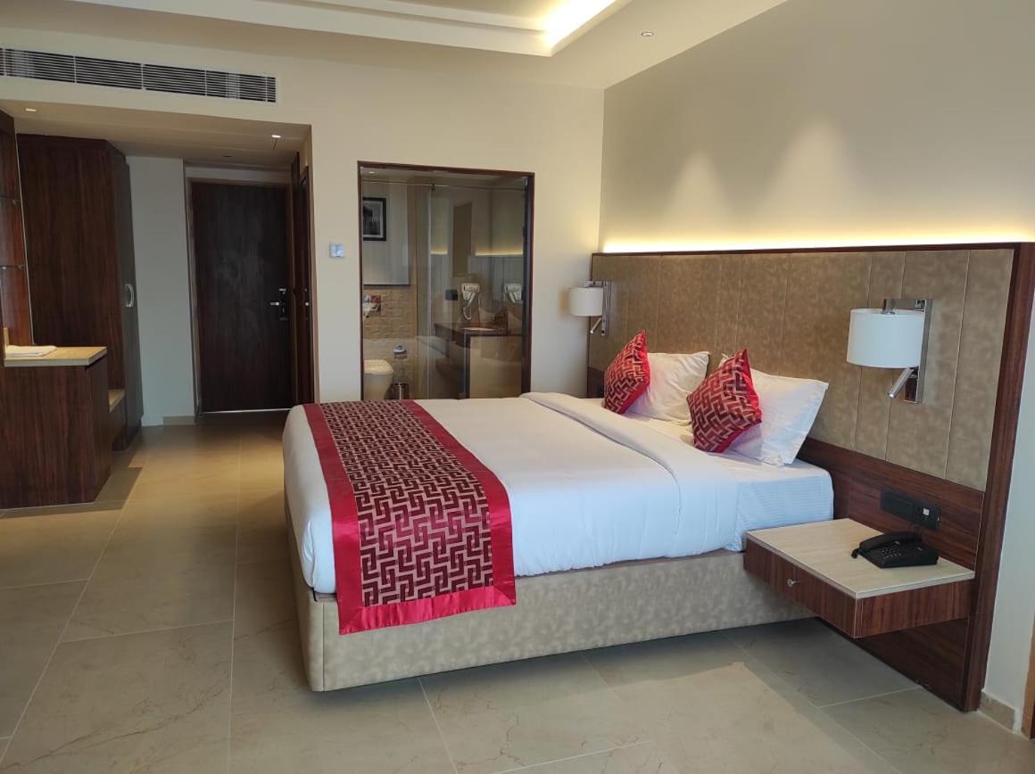 Aarya Mansion Vaccinated Staff Hotel Hassan Bagian luar foto